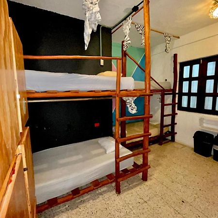 Straw Hat Hostel & Rooftop Bar Tulum Exterior photo