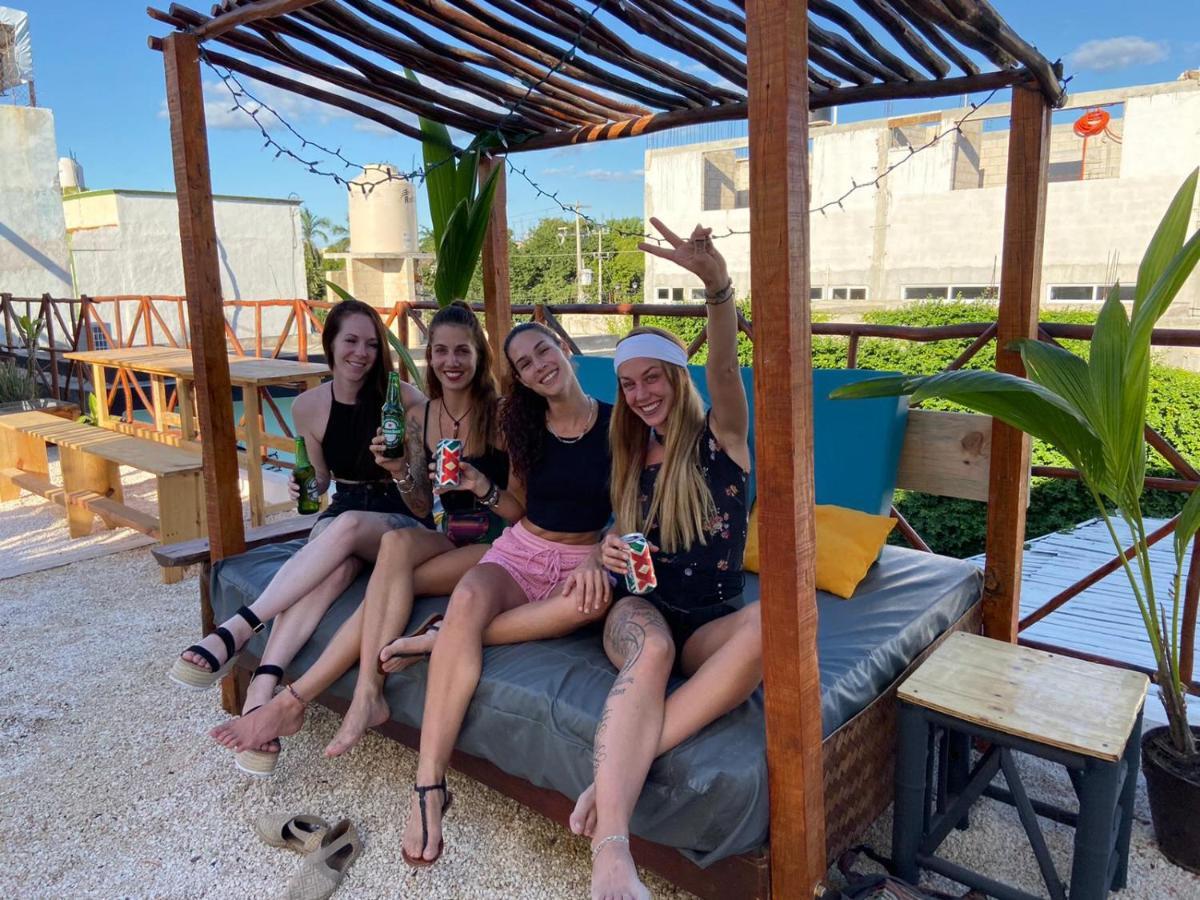 Straw Hat Hostel & Rooftop Bar Tulum Exterior photo