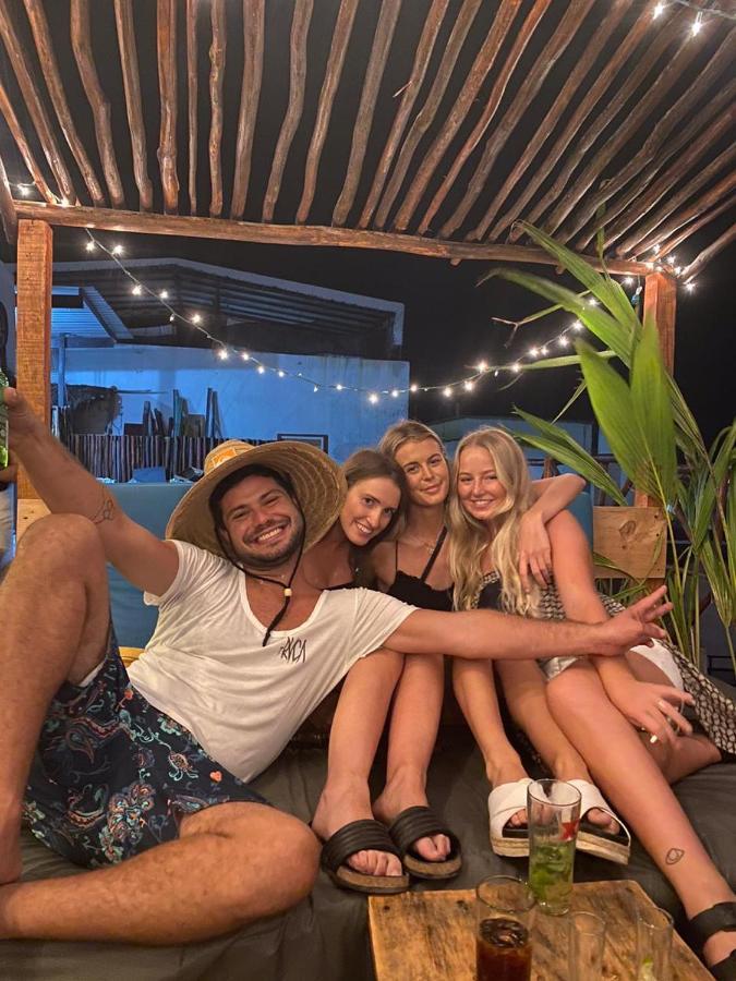 Straw Hat Hostel & Rooftop Bar Tulum Exterior photo