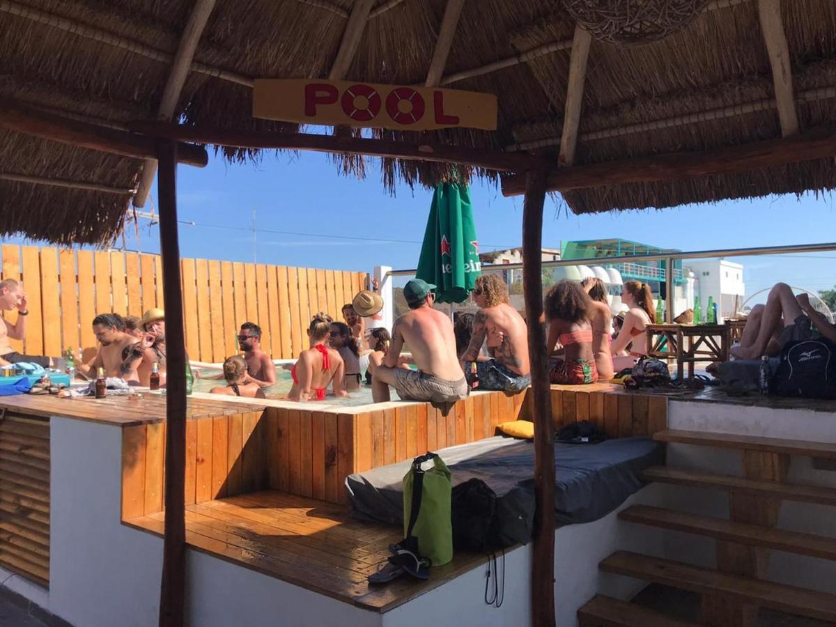 Straw Hat Hostel & Rooftop Bar Tulum Exterior photo